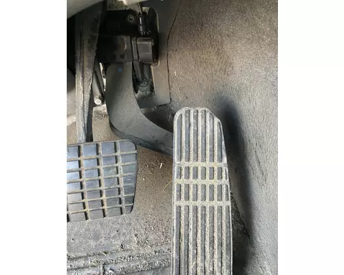 FREIGHTLINER COLUMBIA 120 Accelerator Pedal