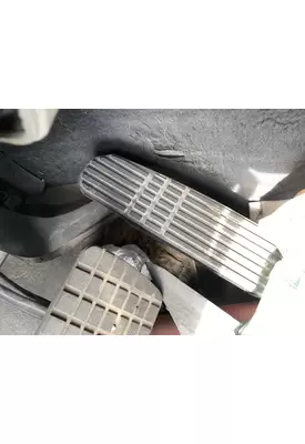 FREIGHTLINER COLUMBIA 120 Accelerator Pedal