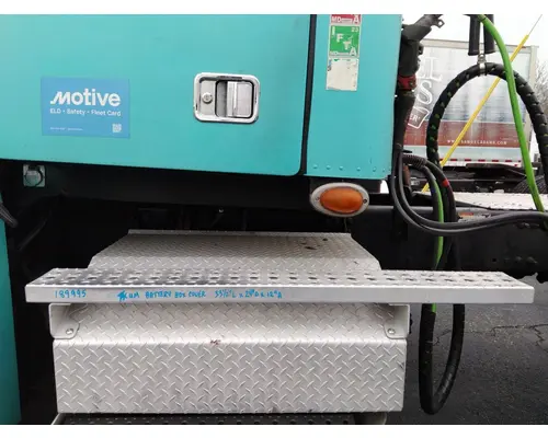 FREIGHTLINER COLUMBIA 120 BATTERY BOX COVER