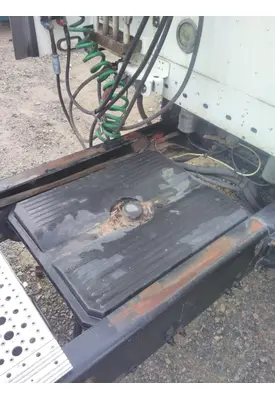 FREIGHTLINER COLUMBIA 120 BATTERY BOX