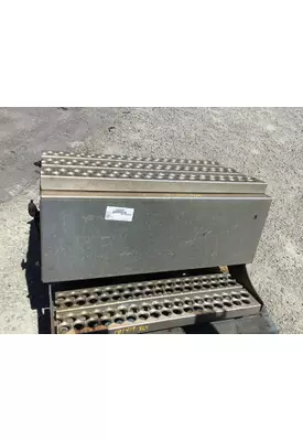 FREIGHTLINER COLUMBIA 120 BATTERY BOX