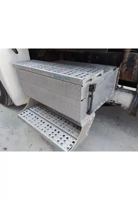 FREIGHTLINER COLUMBIA 120 BATTERY BOX