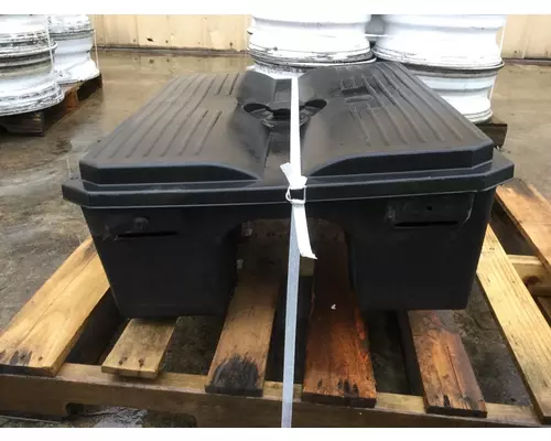 FREIGHTLINER COLUMBIA 120 BATTERY BOX