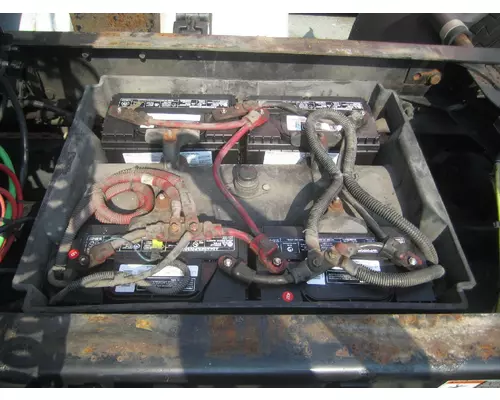 FREIGHTLINER COLUMBIA 120 BATTERY BOX