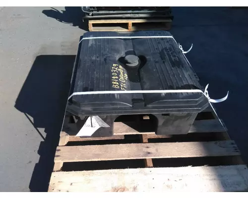 FREIGHTLINER COLUMBIA 120 BATTERY BOX