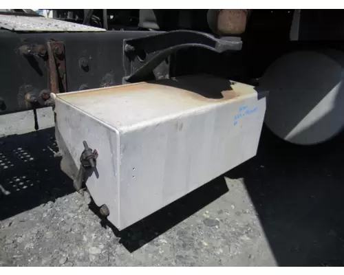 FREIGHTLINER COLUMBIA 120 BATTERY BOX