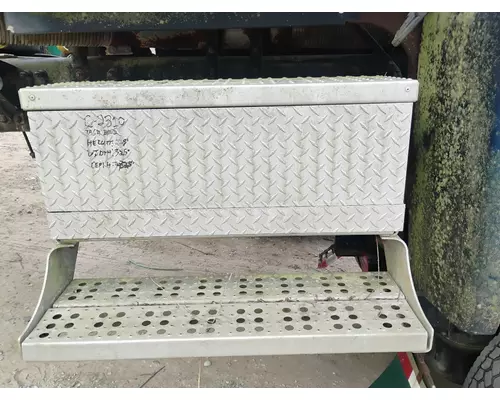 FREIGHTLINER COLUMBIA 120 Battery Box