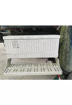 FREIGHTLINER COLUMBIA 120 Battery Box