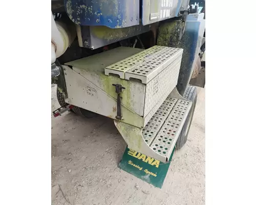 FREIGHTLINER COLUMBIA 120 Battery Box