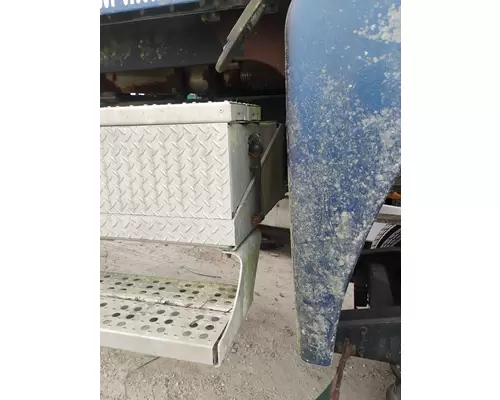 FREIGHTLINER COLUMBIA 120 Battery Box
