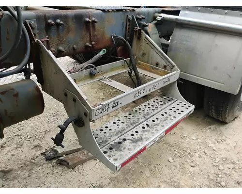 FREIGHTLINER COLUMBIA 120 Battery Box
