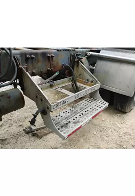 FREIGHTLINER COLUMBIA 120 Battery Box