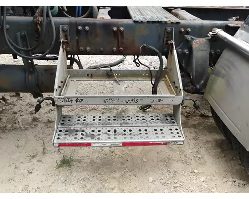 FREIGHTLINER COLUMBIA 120 Battery Box