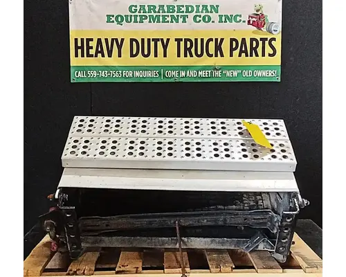 FREIGHTLINER COLUMBIA 120 Battery Boxes