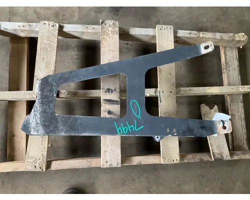 FREIGHTLINER COLUMBIA 120 Bumper Bracket, Front