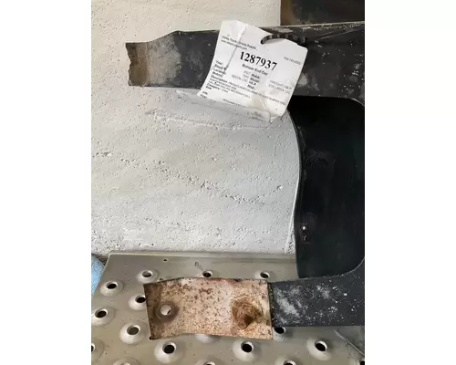 FREIGHTLINER COLUMBIA 120 Bumper End Cap