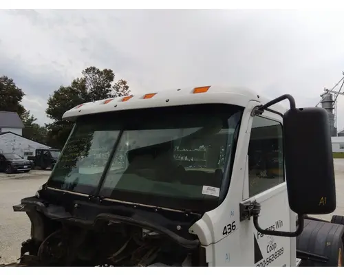 FREIGHTLINER COLUMBIA 120 CAB CLIP