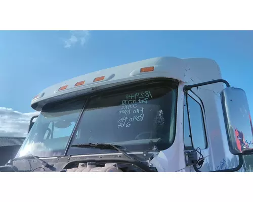 FREIGHTLINER COLUMBIA 120 CAB CLIP