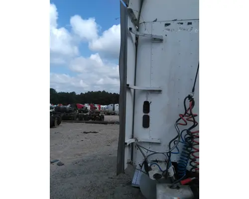 FREIGHTLINER COLUMBIA 120 CAB EXTENSION