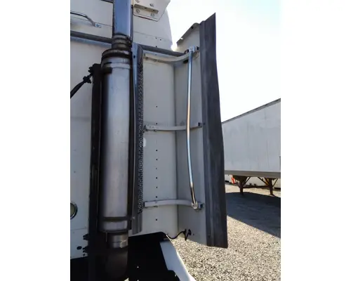 FREIGHTLINER COLUMBIA 120 CAB EXTENSION
