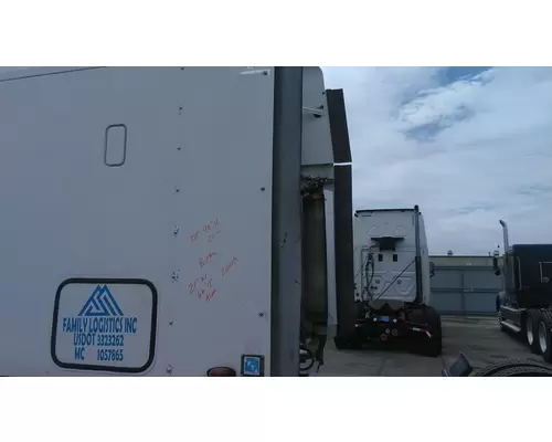 FREIGHTLINER COLUMBIA 120 CAB EXTENSION