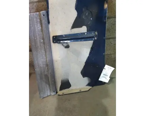 FREIGHTLINER COLUMBIA 120 CAB EXTENSION