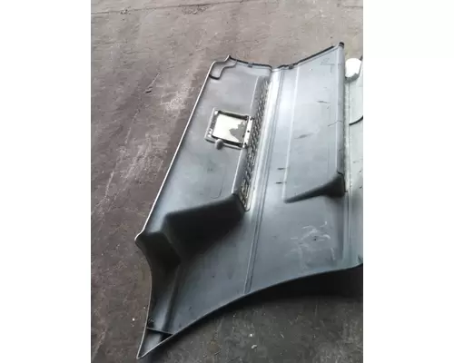 FREIGHTLINER COLUMBIA 120 CAB SKIRTSIDE FAIRING