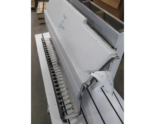 FREIGHTLINER COLUMBIA 120 CAB SKIRTSIDE FAIRING