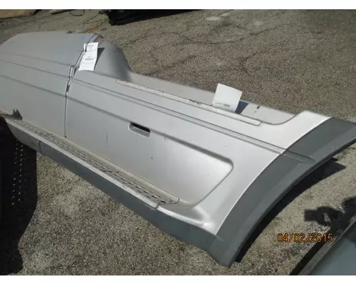 FREIGHTLINER COLUMBIA 120 CAB SKIRTSIDE FAIRING