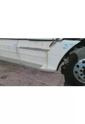 FREIGHTLINER COLUMBIA 120 CAB SKIRT/SIDE FAIRING