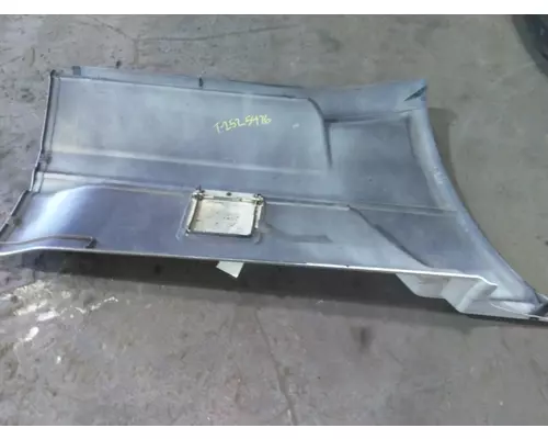 FREIGHTLINER COLUMBIA 120 CAB SKIRTSIDE FAIRING