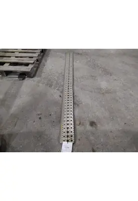 FREIGHTLINER COLUMBIA 120 CAB STEP