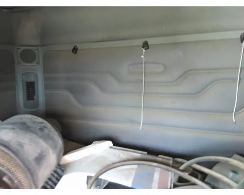 FREIGHTLINER COLUMBIA 120 CAB