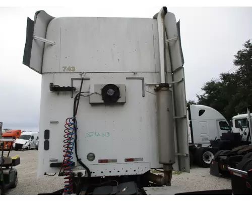 FREIGHTLINER COLUMBIA 120 CAB