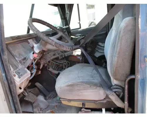 FREIGHTLINER COLUMBIA 120 CAB