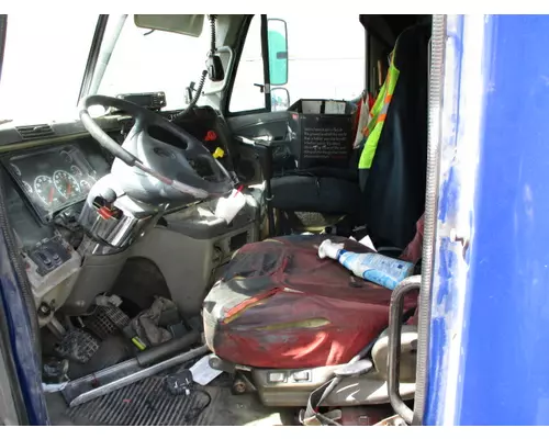 FREIGHTLINER COLUMBIA 120 CAB