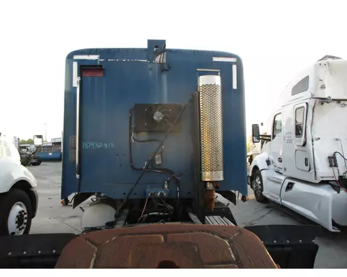 FREIGHTLINER COLUMBIA 120 CAB