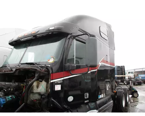 FREIGHTLINER COLUMBIA 120 CAB