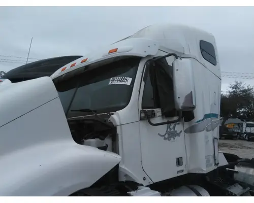FREIGHTLINER COLUMBIA 120 CAB