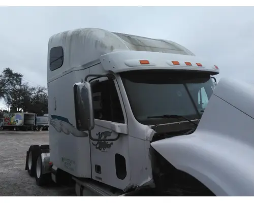 FREIGHTLINER COLUMBIA 120 CAB