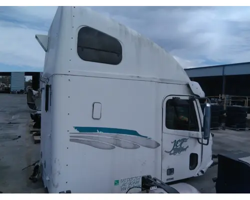 FREIGHTLINER COLUMBIA 120 CAB