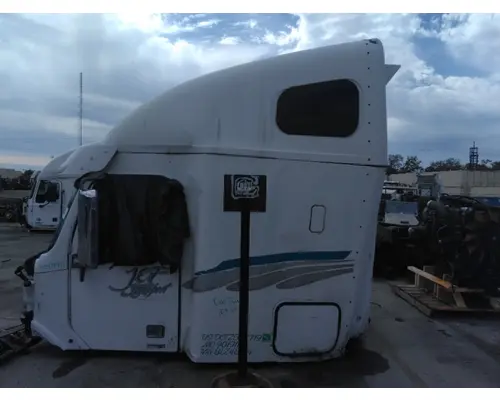 FREIGHTLINER COLUMBIA 120 CAB