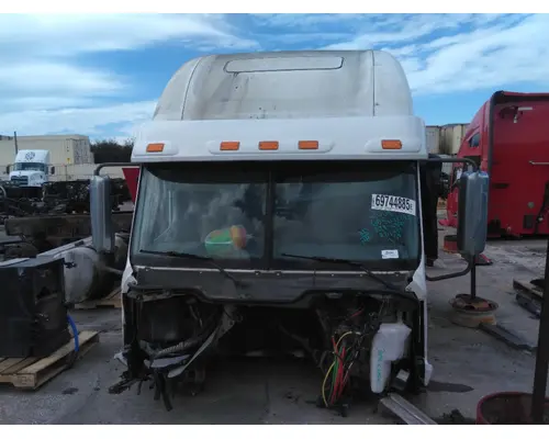FREIGHTLINER COLUMBIA 120 CAB