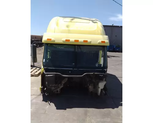FREIGHTLINER COLUMBIA 120 CAB
