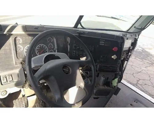 FREIGHTLINER COLUMBIA 120 CAB