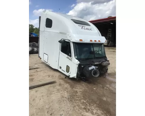 FREIGHTLINER COLUMBIA 120 CAB