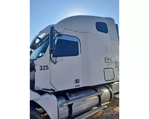 FREIGHTLINER COLUMBIA 120 CAB