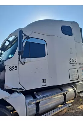 FREIGHTLINER COLUMBIA 120 CAB