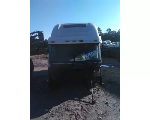 FREIGHTLINER COLUMBIA 120 CAB