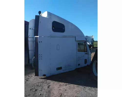 FREIGHTLINER COLUMBIA 120 CAB